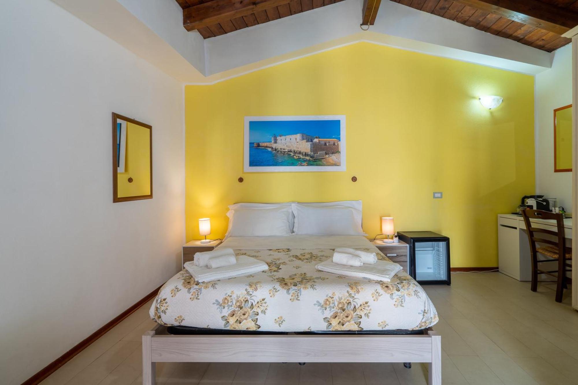 Elsa D'Ortigia - I Tre Archi Otel Siraküza Dış mekan fotoğraf