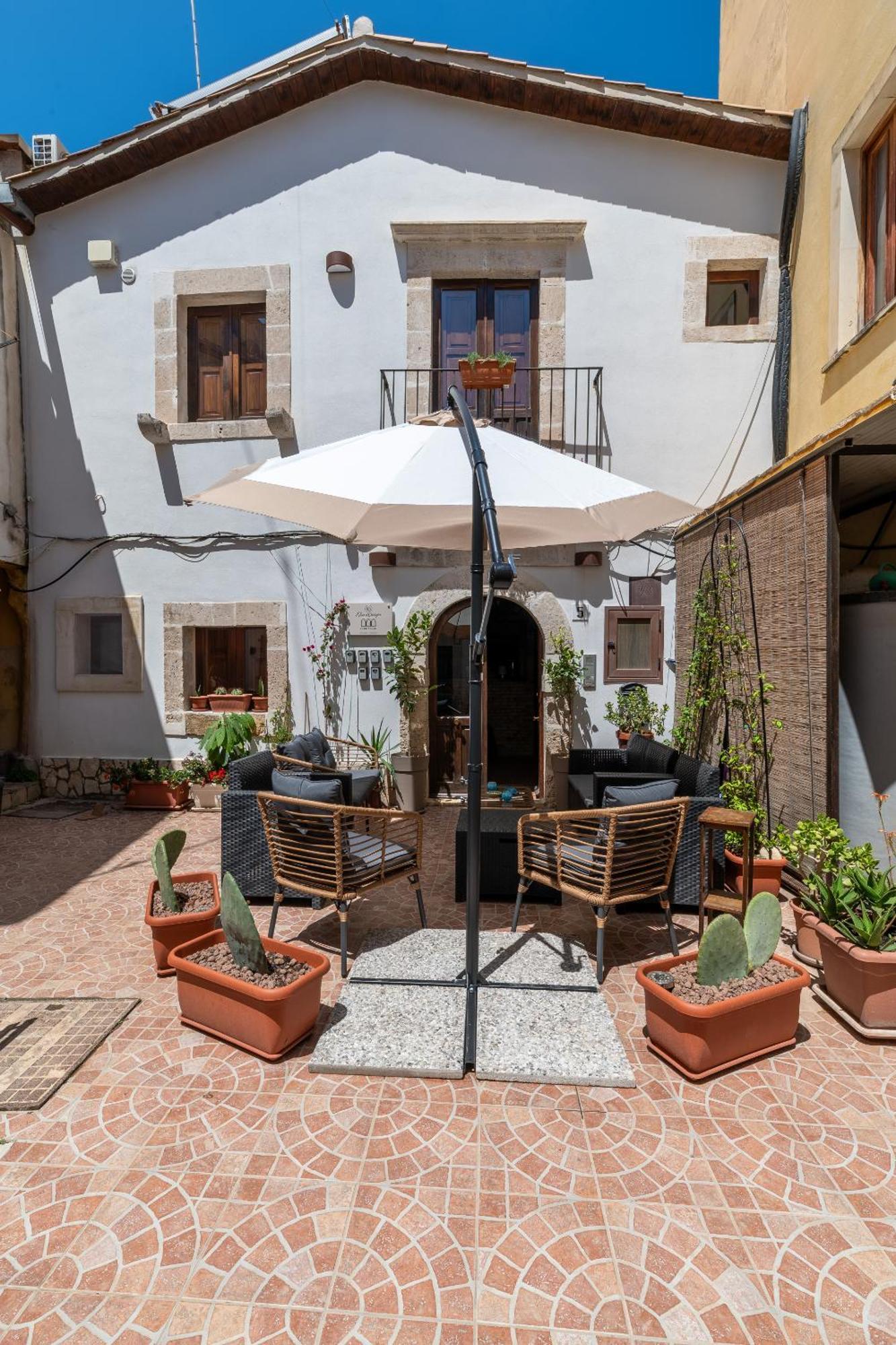 Elsa D'Ortigia - I Tre Archi Otel Siraküza Dış mekan fotoğraf